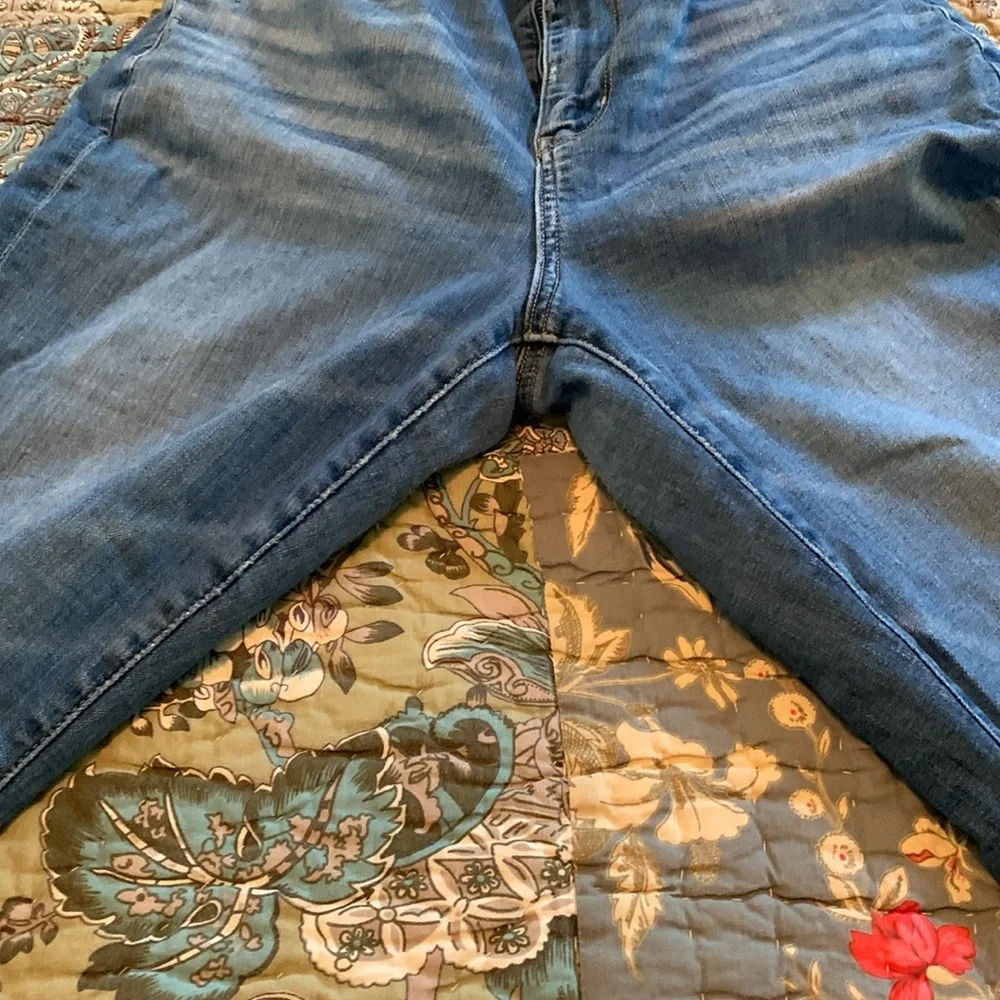 Women's American Eagle Jeans Super High Rise Flare 12 short - Picture 4 of 7